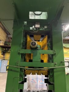 トリミングプレス KarpatPressMash KB2534B - 250 トン (写真 1)