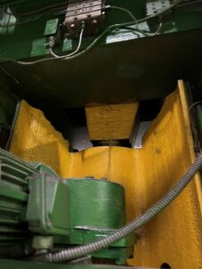 トリミングプレス KarpatPressMash KB2534B - 250 トン (写真 3)