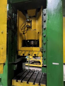 トリミングプレス KarpatPressMash KB2534B - 250 トン (写真 4)