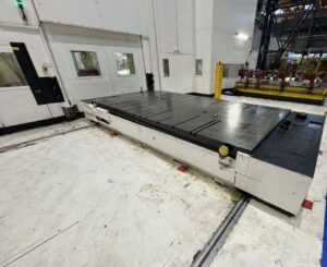 プレス機 Komatsu 2100 - 2100 トン (写真 1)