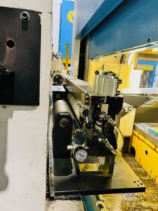 プレス機 Mossini PDM-4B-1000 - 1000 トン (写真 2)