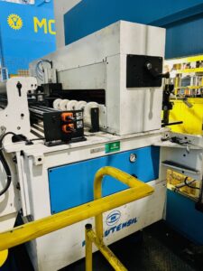 プレス機 Mossini PDM-4B-1000 - 1000 トン (写真 1)