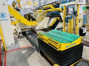 プレス機 Mossini PDM-4B-1000 - 1000 トン (写真 11)