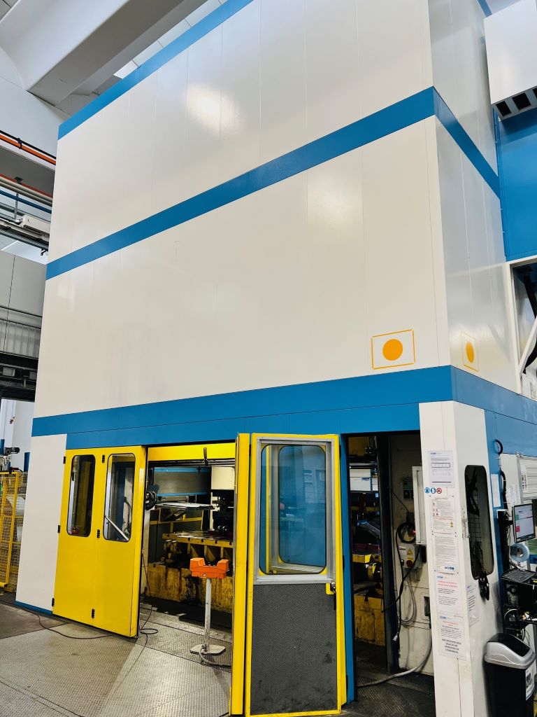 プレス機 Schuler T600 - 600 トン