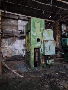 ナックルジョイントプレス Barnaul K8342 - 1600 トン (写真 2)