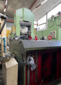 ナックルジョイントプレス Grabener GK800 - 800 トン (写真 1)