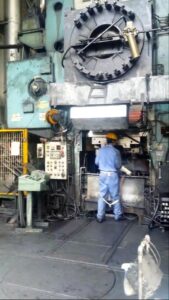 熱間鍛造プレス Smeral LMZ 2500 - 2500 トン (写真 4)