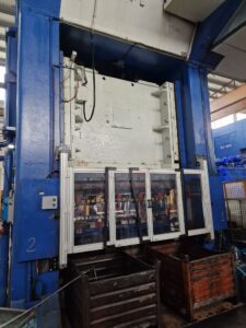 プレス機 Verson S2-1500-96-64T - 1500 トン (写真 3)