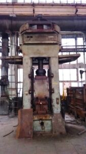 ねじプレス Chimkent F1734 - 250 トン (写真 1)