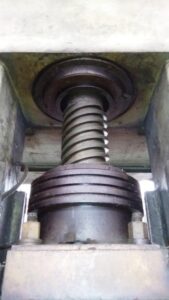 ねじプレス Chimkent F1734 - 250 トン (写真 5)