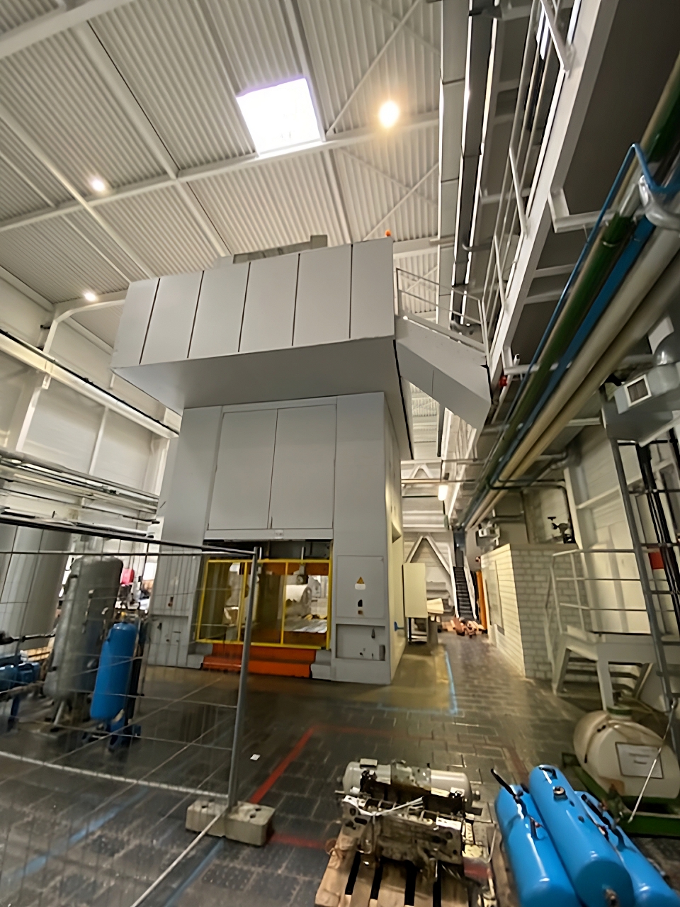 プレス機 Muller Weingarten VK 800 - 800 トン