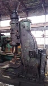 自由鍛造ハンマー Beche 200 - 200 kg (写真 3)