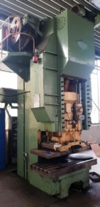 C型プレス TMP Voronezh K0134 - 250 トン ID: 75451