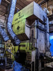 熱間鍛造プレス Kurimoto Smeral LKM 2500 - 2500 トン ID: 75805