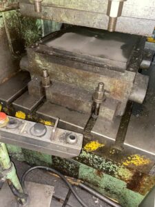 ナックルジョイントプレス Barnaul KB8342 B - 1600 トン (写真 2)