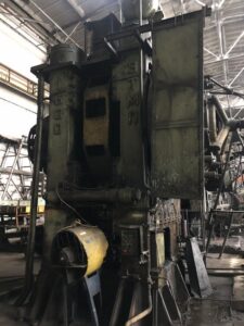 熱間鍛造プレス TMP Voronezh K8542 - 1600 トン (写真 1)