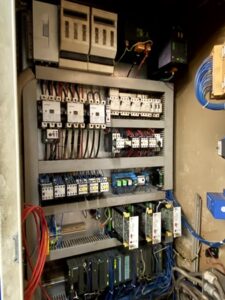 油圧プレス SMG HZPU 320 - 320 トン (写真 9)