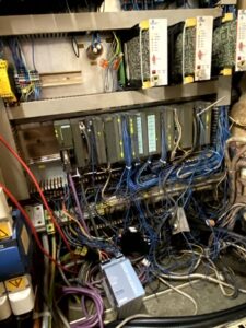 油圧プレス SMG HZPU 320 - 320 トン (写真 10)