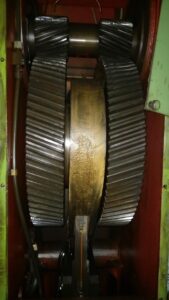 ナックルジョイントプレス Barnaul KB8336 - 400 トン (写真 1)