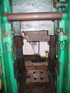 カウンターブロー鍛造ハンマー Beche DG10H - 10 トン (写真 6)