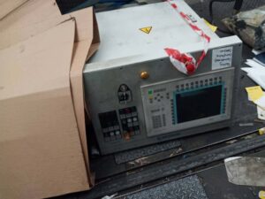 プレス機 Schuler PMK 2-1500 - 1500 トン (写真 9)