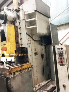 C型プレス ZTS Kosice LE 400 D - 400 トン (写真 2)