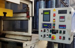 C型プレス Aida PDC 15 - 150 トン (写真 2)