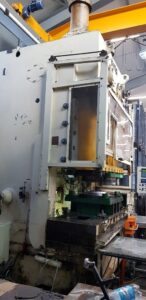 C型プレス Aida PDC 15 - 150 トン (写真 4)