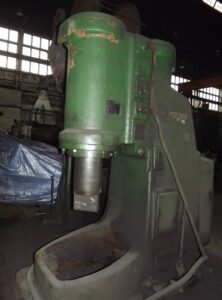 自由鍛造ハンマー Kalinin MB4134 - 250 kg ID: 75423