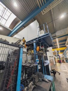 プレス機 Muller Weingarten HUQ 4.1100 - 1100 トン (写真 3)