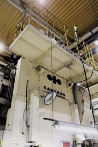 熱間鍛造プレス Komatsu CAH1600 - 1600 トン (写真 4)