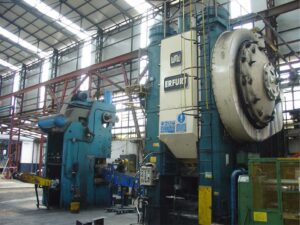 熱間鍛造プレス Erfurt PKXW 2500.1 - 2500 トン (写真 1)