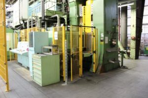 ねじプレス Gamei PHG 1000/1300 - 1300 トン (写真 4)