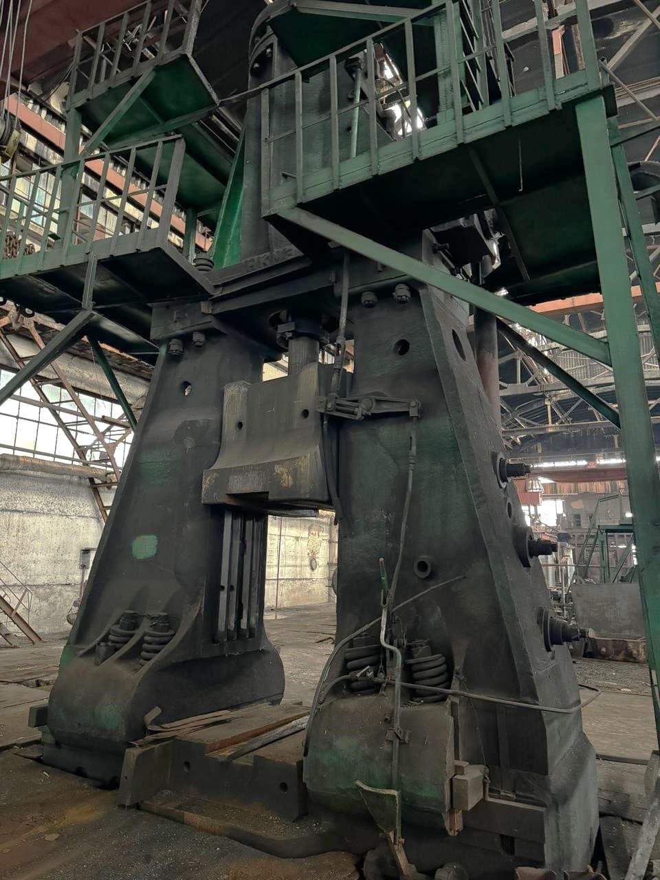鍛造ハンマー NKMZ Kramatorsk M2152 - 16 トン