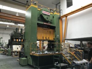 プレス機 Rovetta S2-400-2130-1370 - 400 トン (写真 1)