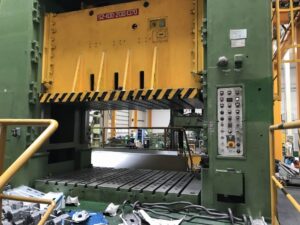 プレス機 Rovetta S2-400-2130-1370 - 400 トン (写真 3)