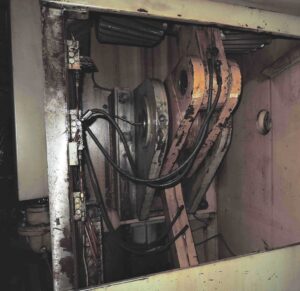 冷間押出プレス Barnaul K8240 - 1000 トン (写真 5)