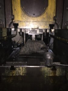 ナックルジョイントプレス Barnaul KB8340 B - 1000 トン (写真 3)