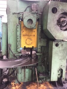 ナックルジョイントプレス Barnaul KB8336 - 400 トン ID: 75750