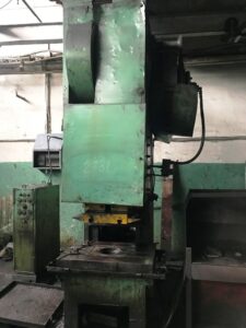 C型プレス Barnaul K2132 - 160 トン (写真 3)