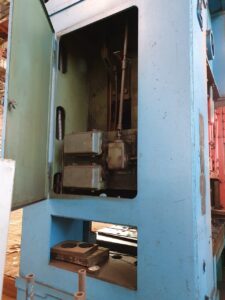 プレス機 TMP Voronezh KB3537 - 500 トン (写真 7)