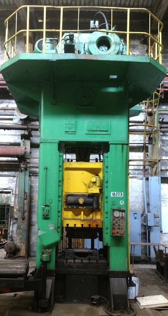 トリミングプレス TMP Voronezh KB2536 - 400 トン