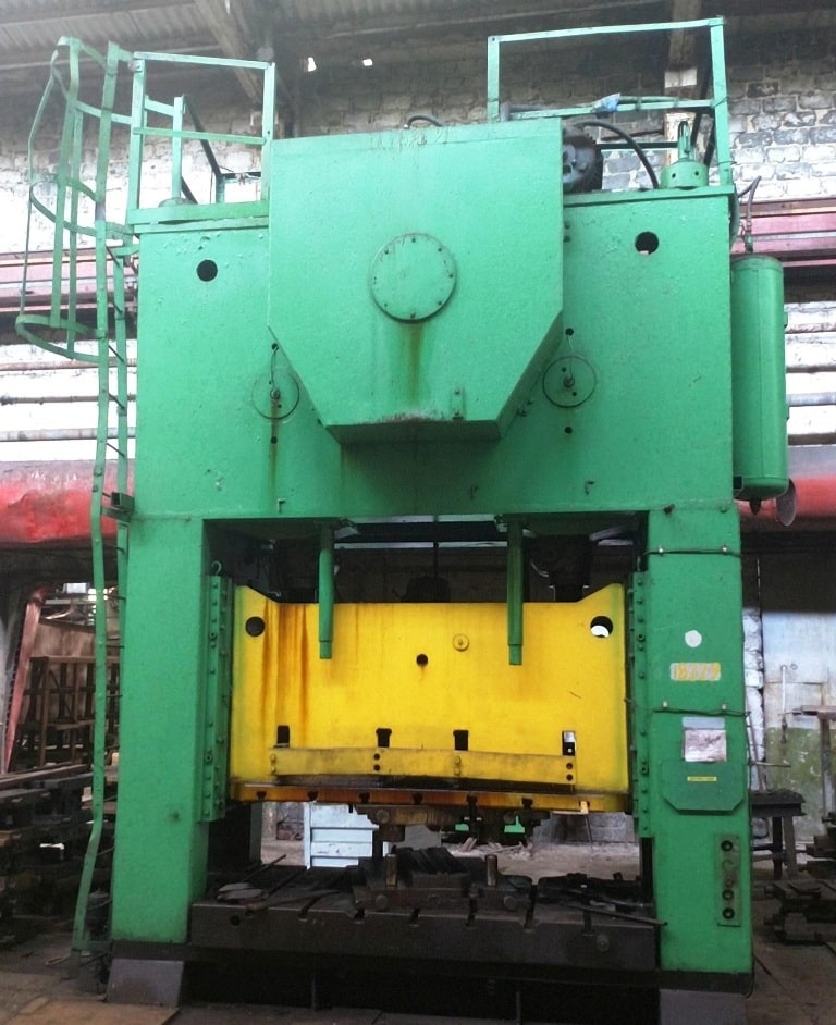 プレス機 TMP Voronezh KA3537 - 500 トン