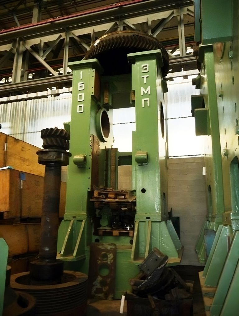 熱間鍛造ライン TMP Voronezh K8542 - 1600 トン