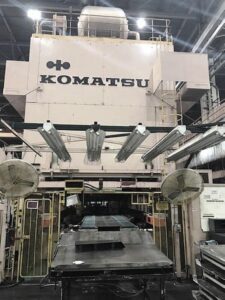 プレス機 Komatsu E4T1800 - 1800 トン ID: 75740