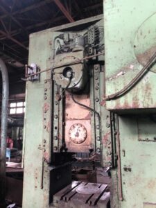 ナックルジョイントプレス Barnaul KB8340 - 1000 トン (写真 2)