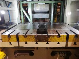 油圧プレス SMG DS315 - 400 トン (写真 11)