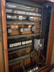 油圧プレス SMG DS315 - 400 トン (写真 15)