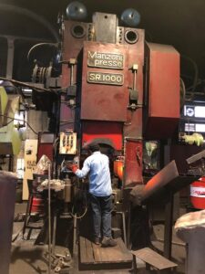 熱間鍛造プレス Manzoni SR1000 - 1000 トン ID: S85386