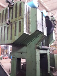 熱間鍛造プレス Manzoni SR1000 - 1000 トン (写真 1)